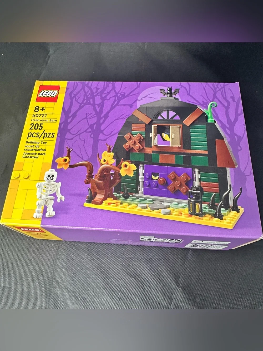 LEGO 40721 Halloween Barn 205 Piece Seasonal Set Skeleton Bat